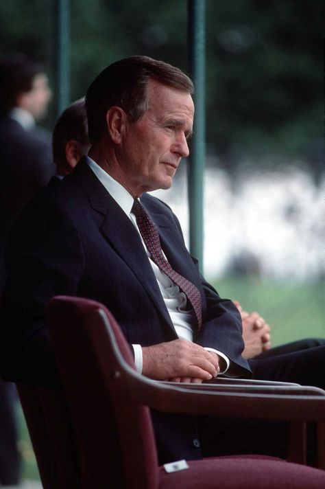 Attitudinal Psyche, George Hw Bush, Retirement Ceremony, George Herbert, George Bush Intercontinental Airport, Bush Family, George H W Bush, Barbara Bush, United States Presidents