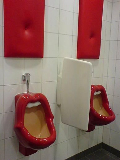 Urinal Design, Cool Toilets, Funny Furniture, Weird Furniture, Pub Design, New Place, Bathroom Humor, A Cross, Dream House Decor