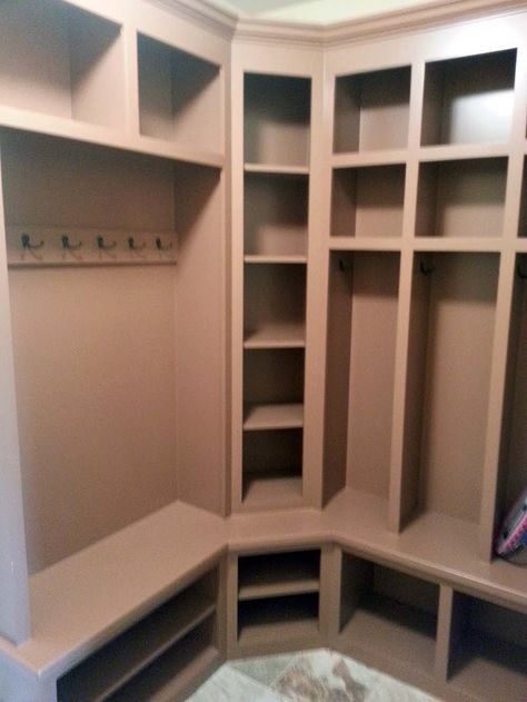 corner--mud room - nice corner solution  word work well for kid hats and accessories Corner Shoe Storage, Corner Entryway Bench, Corner Mudroom, Cubby Ideas, Mudroom Cubbies, Built In Lockers, Laundry Room/mud Room, Mud Room Entry, Mudroom Lockers