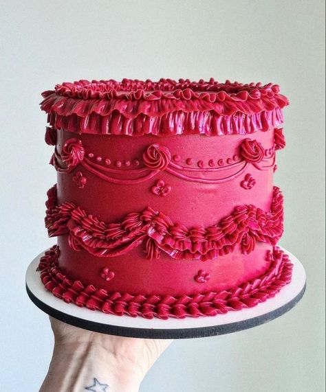 Viva Magenta Accessories, Viva Magenta Cake, Trending Cakes 2023, Magenta Birthday Cake, Magenta Cupcakes, Pantone Color Of The Year 2023, Fuschia Cake, Burgundy Birthday Cake, Magenta Wedding Cake