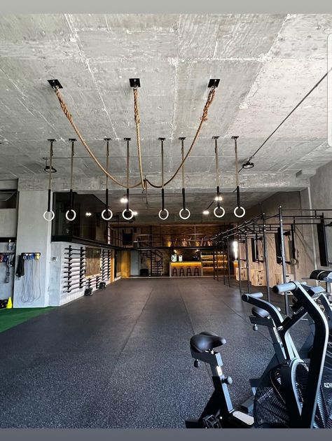 Crossfit Gym Interior, Crossfit Interior Design, Crossfit Gym Design Interiors, Powerlifting Gym Design, Crossfit Box Design Ideas Gym Interior, Warehouse Gym Design Industrial Style, Commercial Gym Design Interiors, Crossfit Gym Design Ideas, Gym Ideas Design Commercial