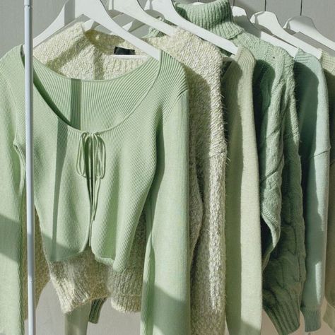 Green Inspo, Mint Aesthetic, Mint Green Aesthetic, Sage Green Wallpaper, Boutique Clothing Store, Rainbow Aesthetic, Green Theme, Pretty Green, Green Outfit