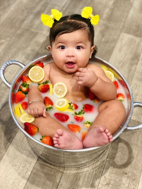 Baby Spa Photoshoot, 2 Month Photoshoot, Babygirl Photoshoot Ideas, Milk Bath Photography Baby, 6months Photoshoot Ideas, 6 Month Baby Picture Ideas, Baby Milestones Pictures, Monthly Baby Pictures, Milestone Pictures