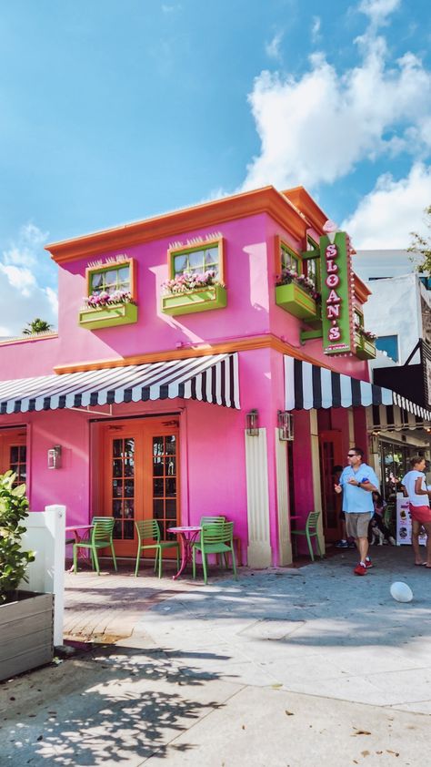 Bistro Exterior, Ice Cream Store Exterior, Beach Cafe Exterior, Ice Cream Shop Aesthetic Exterior, Pink Cafe Exterior, Kawaii Cafe Exterior, Coffee Shop Interior Design, Coffee Shops Interior, Ice Cream Parlor