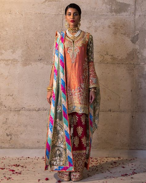 Haldi Dresses, Kamiar Rokni, Salwar Suit Neck Designs, Eastern Fashion, Shadi Dresses, Nikkah Dress, Velvet Dress Designs, Punjabi Outfits, Picnic Birthday