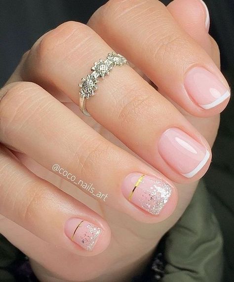 French Nails Cortas, Capping Uñas, Nails Frances, Simple White Nail Designs, Nail Art Designs Spring, Short Pretty Nails, Nail 2023 Spring, Summer Nail 2023, Spring Nails Coffin