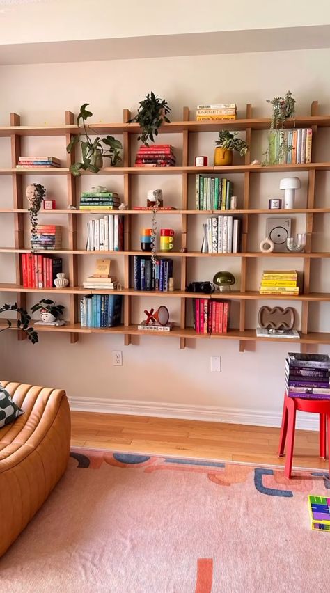 Wall Mounted Bookshelves Living Room, Living Room Book Wall, Wall Mounted Book Shelf Ideas, Mounted Bookshelves, Wall Mounted Bookcase, Bookshelves Living Room, Cube Furniture, Library Reading, Diy Room Decor Videos