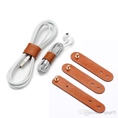 Leather Diy Projects, Iphone Cord, Diy En Cuir, Earphones Wire, Leather Wallet Pattern, Diy Leather Bag, Cord Holder, Cable Clips, Cord Management