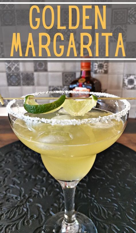 Golden Margarita Cocktail Recipe - Foodiosity Golden Margarita, Italian Margarita, Easy Margarita Recipe, Easy Margarita, Gold Drinks, Tequila Cocktail, Tequila Margarita, Tequila Drinks, Reposado Tequila