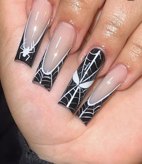 Black And White Spider Man Nails, Spider Man Nails Black, Goth Aesthetic Nails, Venom Nails Acrylic, Spider Man Nails Acrylic Long, Spidey Nails, Black Spiderman Nails, Venom Nail Art, Spider Man Nails Acrylic