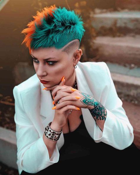 Mowhak Hairstyle Pixie, Colored Buzzed Hair Women, Fire Hair Short, Bright Pixie Hair, Colored Mohawk Woman, Mohawk Color Ideas, Short Punky Hair, Fashion Color Short Hair, Colorful Pixie Hair