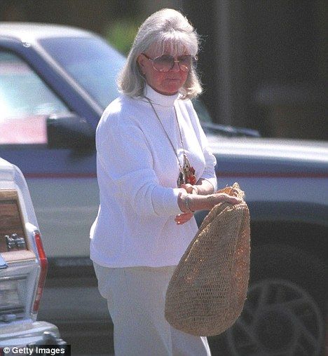 Even at her age, she looks good!!!!!! Doris Day Movies, 78th Birthday, Carmel California, Doris Day, Dark Days, Les Brown, Hollywood Boulevard, Hollywood Movie, 65th Birthday