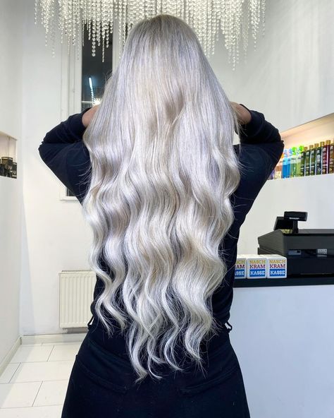 𝕯 u y g u ❥ 25 on Instagram: “ICE ICE BABY ❄️ . . . . . #ice #icy #iceblonde #iceblondehair #longhair #waves #wavyhair #blonde #girl #happy #stylist #hairstylist #calw…” Ice Blonde Hair Color, Different Shades Of Blonde Hair, Shades Of Blonde Hair Color, Foil Curls, Waves Overnight, Shades Of Blonde Hair, Neutral Blonde Hair, Heat Hairstyles, Blonde Hair Color Chart