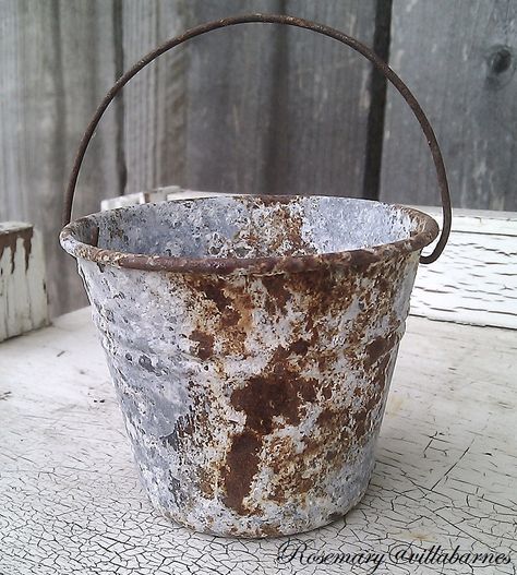 Annie Props, Old Bucket, Faux Rust, Wine Boxes, Patina Metal, Aging Metal, Metal Bucket, Chippy Paint, Faux Finish