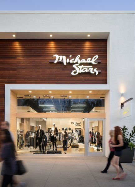 Photo 2 of 7 in Michael Stars El Segundo by Design Platform - Dwell Commercial Building Plans, Retail Facade, Commercial Design Exterior, Retail Architecture, Shop Facade, Clothing Store Design, Facade Architecture Design, Storefront Design, Supermarket Design