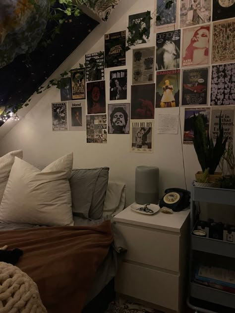 Bedroom Decor Edgy, Book Wall Bedroom Aesthetic, Room Decorations For Small Rooms, Nirvana Room Ideas, Artic Monkeys Bedroom, The Weekend Room Decor, Eminem Bedroom Decor, Eminem Themed Room, Eminem Room Ideas