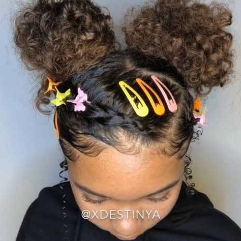 Clips Short Hair, Hairstyle With Clips, Hairstyles With Clips, Edges Tutorial, Metallic Hair Color, Bun Style, Short Natural Curly Hair, Edges Hair, Beautiful Braided Hair