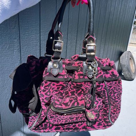 Purses Y2k, 2000s Juicy Couture, Lepord Print 2000s, Juicy Bag, Juicy Couture Bag Vintage, Pink Juicy Couture Bag, Big Juicy Couture Bag, Juicy Couture Shoulder Bag, Y2k Handbag