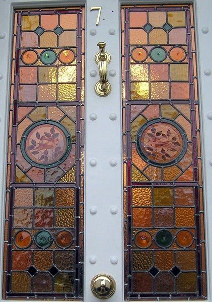 Terrace House Exterior, Stained Glass Doors, Victorian Doors, Victorian Front Doors, Stained Glass Door, Interiors Dream, Stained Glass Diy, Front Door Design, Diy Window