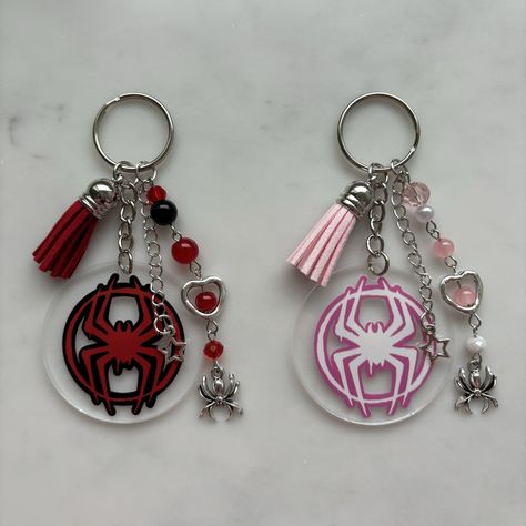 Miles Morales and Gwen Stacy matching keyrings🖤❤️🤍 Perfect for Spiderman fans as a gift or a treat for yourself!! Please note that Standard delivery for international orders do not have a tracking number. if you want your order to be tracked please select express shipping when you get to checkout. Thank you :) UK standard shipping (2nd class) will be tracked as well as express (1st class) Miles Morales Keychain, Spider Man Keychain, Spiderman Gift Ideas, Miles Morales And Gwen Stacy, Miles Morales And Gwen, Spiderman Keychain, Spiderman Outfit, Spiderman Gifts, Matching Keychain