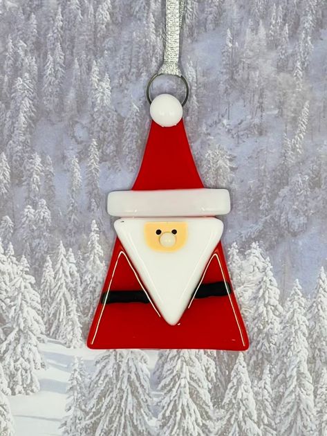 Fused Glass Santa Ornaments, Fused Glass Xmas Ornaments, Fused Glass Santa, Glass Fused Ornaments, Christmas Fused Glass Ornaments, Fused Glass Ideas For Beginners Free Pattern, Fused Glass Angels, Fused Glass Christmas Decorations, Fused Glass Ornaments Christmas