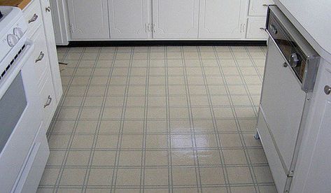 An old, dull floor can ruin the look of any kitchen, and, unfortunately, dirty floors are pretty common. Even if the rest of the kitchen is impressive, old dirt and grime can cause a linoleum floor to look dull and dingy. And, contrary to popular belief, you don’t have to run out and buy a … Linoleum Flooring Kitchen, Clean Linoleum Floors, Linoleum Kitchen Floors, Lino Tiles, Clean Kitchen Floor, Vinyl Sheet Flooring, Dirty Kitchen, Mildew Stains, Best Cleaner