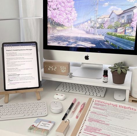 Home Decor Ideas Bedroom, Work Desk Decor, Studera Motivation, Work Cubicle, Cubicle Decor Office, Study Desk Decor, Decor Ideas Bedroom, Work Office Decor, Cozy Home Office