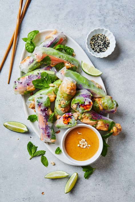 Fresh Spring Rolls With Salmon and Peanut Sauce | Olive & Mango Peanut Sauce For Spring Rolls, Sauce For Spring Rolls, Fresh Spring Rolls Recipe, Nem Nuong, Spring Roll Sauce, Fresh Spring Rolls, Rice Paper Rolls, Spring Roll Recipe, Diner Recept