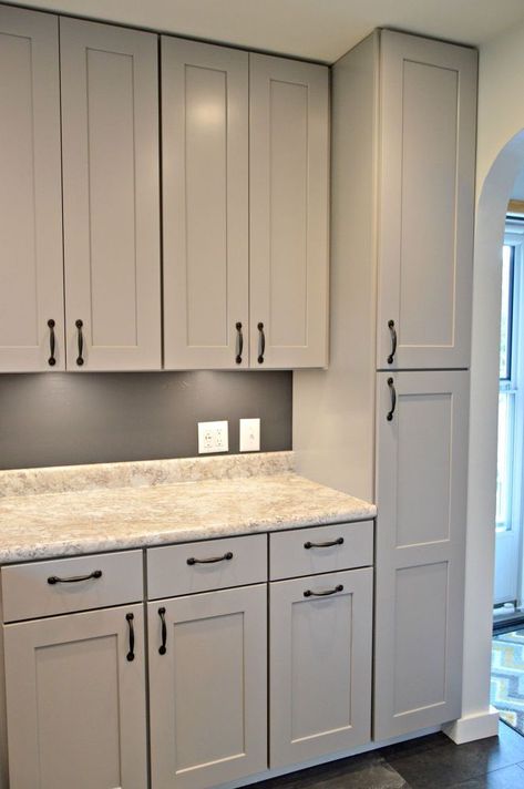 Refacing Kitchen Cabinets, Gray Cabinets, New Kitchen Cabinets, Kitchen Cabinets Makeover, Grey Kitchen Cabinets, Design Painting, Grey Cabinets, Kitchen Remodeling Projects, Cabinets Kitchen