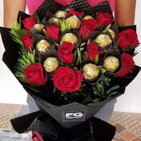 Valentine Flower Arrangements, Single Flower Bouquet, Chocolate Flowers Bouquet, Candy Bouquet Diy, Valentine Bouquet, Rose Delivery, Bouquet Delivery, Chocolate Roses, Flower Bouquet Diy