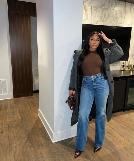 Classy Fits Black Women, Jeans Outfit Black Women, Fits Black Women, Grown Women Outfits, Sweater And Jeans Outfit, Outfit Black Women, Sweater And Jeans, Cold Fashion, Feminine Casual