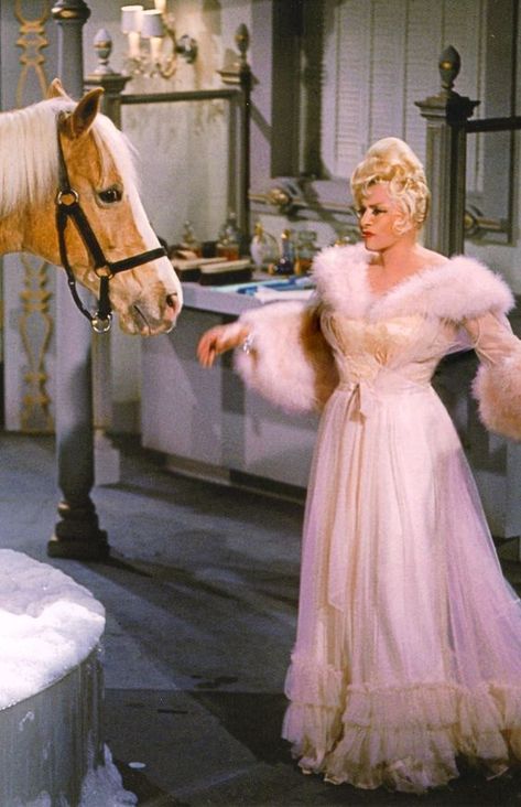 Mr Ed, Mister Ed, Mae West, Hollywood Icons, Horse Stables, After Life, Movie Costumes, Old Hollywood Glamour, French Provincial