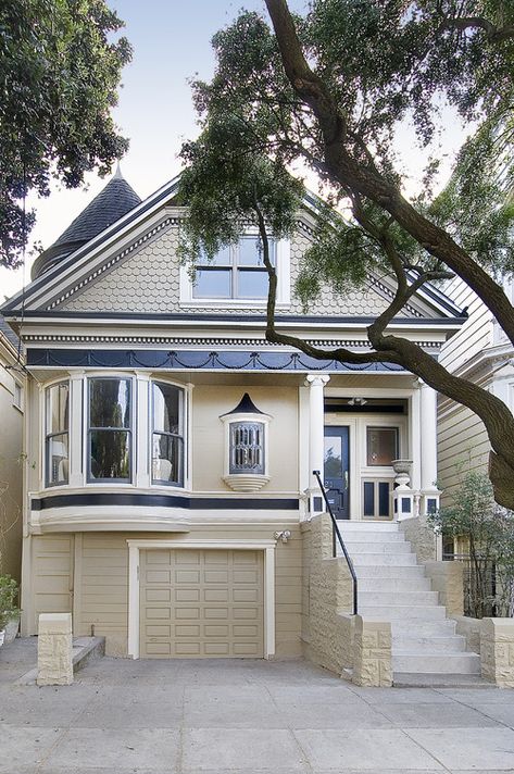 Exterior Paint Schemes, Victorian Exterior, House Paint Color Combination, Exterior House Paint Color Combinations, San Francisco Houses, Plans Architecture, Exterior Paint Colors For House, Traditional Exterior, Casa Exterior