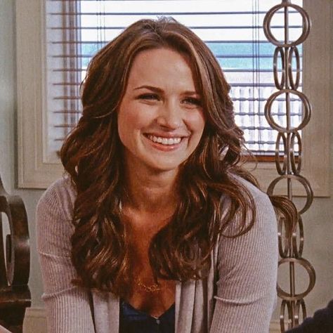 Quinn James season 7 Quinn James, Tree Hill, One Tree Hill, One Tree, Hair Makeup, Hair Color, Hair Cuts, Hairstyles, Long Hair Styles