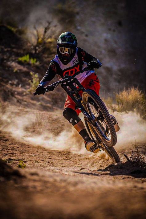 Freeride Mtb, Mountain Biking Photography, Mountain Bike Action, Mountain Bike Art, Downhill Mountain Biking, Bicycle Mountain Bike, Downhill Bike, Downhill Mtb, Bike Photography