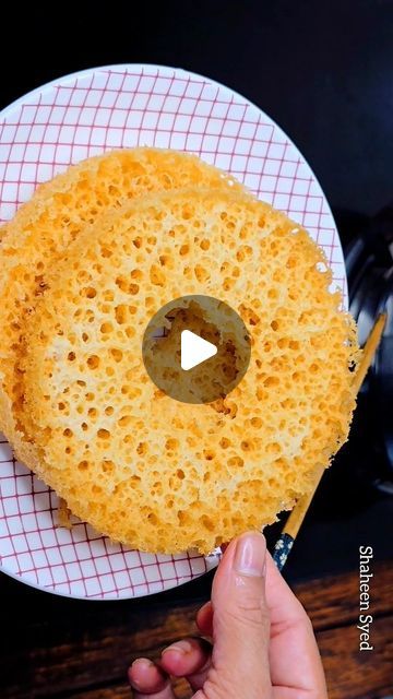 Ghevar Recipe, Diwali Mithai, Diwali Sweets, Diwali Food, Gram Flour, Foodie Recipes, Wheat Flour, Ghee, Lemon Juice