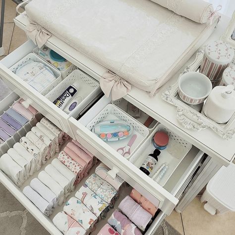 Baby Nursery Dresser, Nursery Changing Table Dresser, Dresser Organization Ideas, Baby Drawer Organization, Nursery Drawer Organization, Baby Dresser Organization, Nursery Dresser Organization, Baby Drawer, Changing Dresser