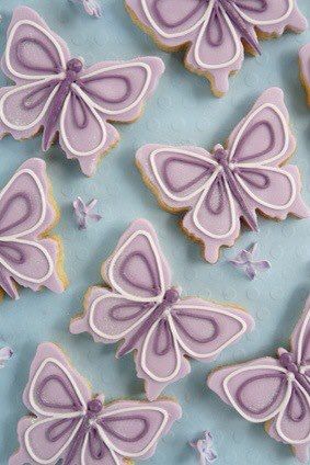 .---pretty, simple decorations for butterfly cookies Butterfly Cookies, Iced Biscuits, Spring Cookies, Butterfly Cakes, Pretty Cookies, Fancy Cookies, Creative Cookies, Beautiful Cookies, Cookie Inspiration