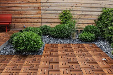 Interlocking Patio Tiles Outdoor, Deck Tiles On Grass Backyard Ideas, Deck Tiles On Dirt, Patio Tiles Outdoor, Outdoor Wood Tiles, Outdoor Wood Flooring, Terrace Inspiration, Terrace Plants, Interlocking Patio Tiles