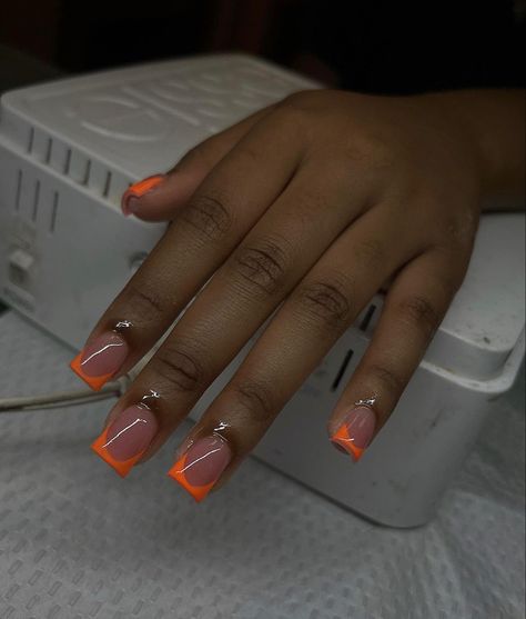 Short Acrylics For Work, Shorties Acrylic Nails Summer, Short French Tip Acrylic Nails Orange, Cute Summer Nails Black Women, Short Acrylic Nails Back To School, Orange Nails Acrylic Short Square, Nails French Tip With Design Short, Short Square Colored French Tip, Shorties Nails Orange