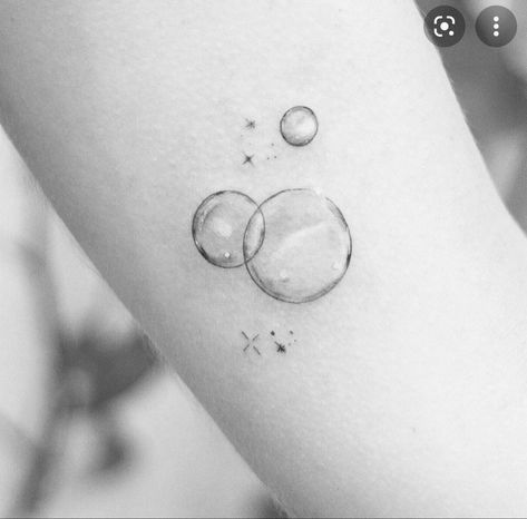 Bubble Tattoos For Women, Tattoo Of Bubbles, Black And White Bubble Tattoo, Small Bubble Tattoo, Soap Bubble Tattoo, Bubble Star Tattoo, Bubble Tattoo Ideas Black, Bubble Tattoo Design, Ocean Bubbles Tattoo