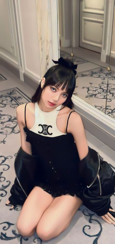 Lisa Manoban Hot Pics, Lisa Hot Wallpaper, Lisa Hot Pics, Lisa Hot Outfit, Lisa Blackpink Hot Photoshoot, Lisa Manoban, Instagram Photo Editing, Hair Stylist Life, Black Pink Instagram