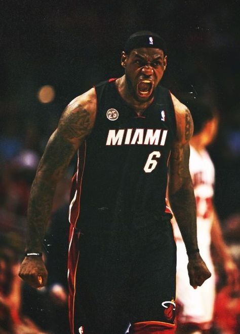 Lebron Heat Wallpaper, Miami Heat Lebron James, Lebron James Miami Heat Wallpaper, Lebron Miami Heat, Miami Lebron, Lebron James Heat, Nba Pfp, Twitter Famous, Miami Heat Lebron