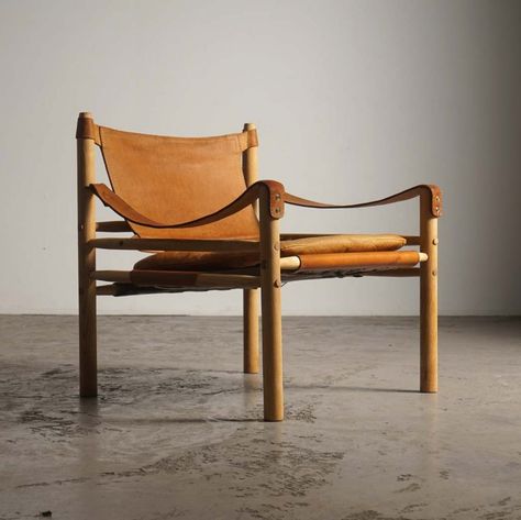 For sale: Sirocco safari chair by Arne Norell, 1964 | #vntg #vintage Safari Chair, Mid Century Sofa, Leather Lounge Chair, Leather Lounge, Leather Cushion, Armchair Design, Easy Chair, Set Vintage, Lounge Chair