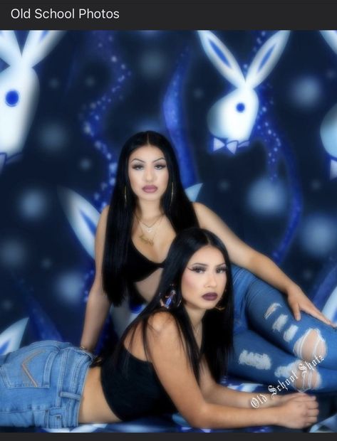 Chola Photoshoot Backdrop, 90s Chicana Aesthetic, Mexican Y2k Outfits, Chicana Pictures, 90s Chicana Makeup, Latina Photoshoot Ideas, Chicana Photo Shoot, Chicana Style Outfits 90s, Chola Photoshoot