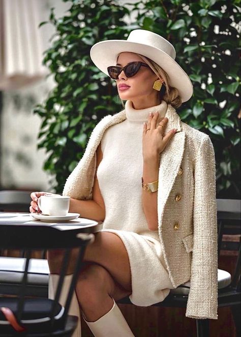 luxury lifestyle women Chic Breakfast, Breakfast Outfit, Ill Be Okay, Luxury Lifestyle Women, Rich Women, Double Take, Luxury Life, Inspirational Women, Old Money