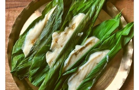 Pitha Recipe, Steamed Rice Cake, Coconut Ginger, Urad Dal, Banana Leaves, Food Names, Grated Coconut, Recipe Steps, Recipe Details