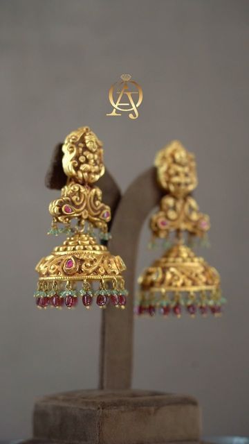 Om Prakash Jewellers, Nakshi Earrings, Temple Jewellery Jhumkas, Nakshi Jewellery, Jhumkas Gold, Big Earrings Gold, Indian Jhumka, Ear Tops, Temple Jewellery Earrings