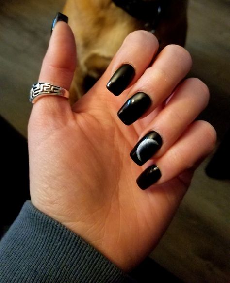 Black Nails With Moon Design, Black Nails With Crescent Moon, Crescent Moon Nail Design, Black Nails With Moon, Crescent Moon Nails, Nails With Moon, Simple Crescent Moon, Flashy Nails, Bird Nail Art