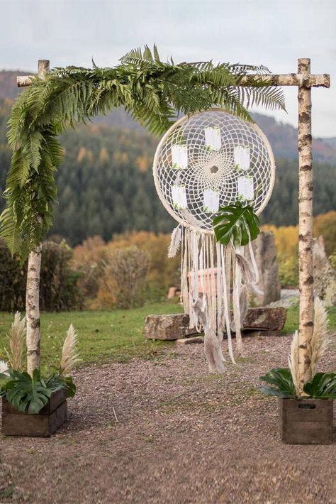 Wedding Pool Party Decorations, Dreamcatcher Wedding, Dream Catcher Wedding, Boho Ceremony, Wedding Pool Party, Cheap Boho, Boho Wedding Theme, Decor For Wedding, Bohemian Style Wedding